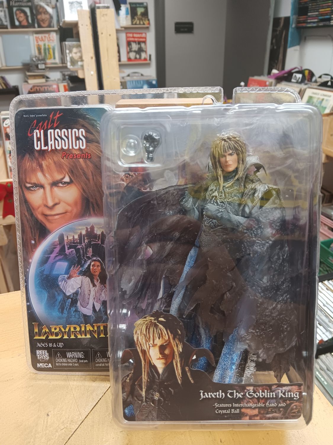 NECA CULT CLASSICS JARETH FIGURINE (Labyrinth)