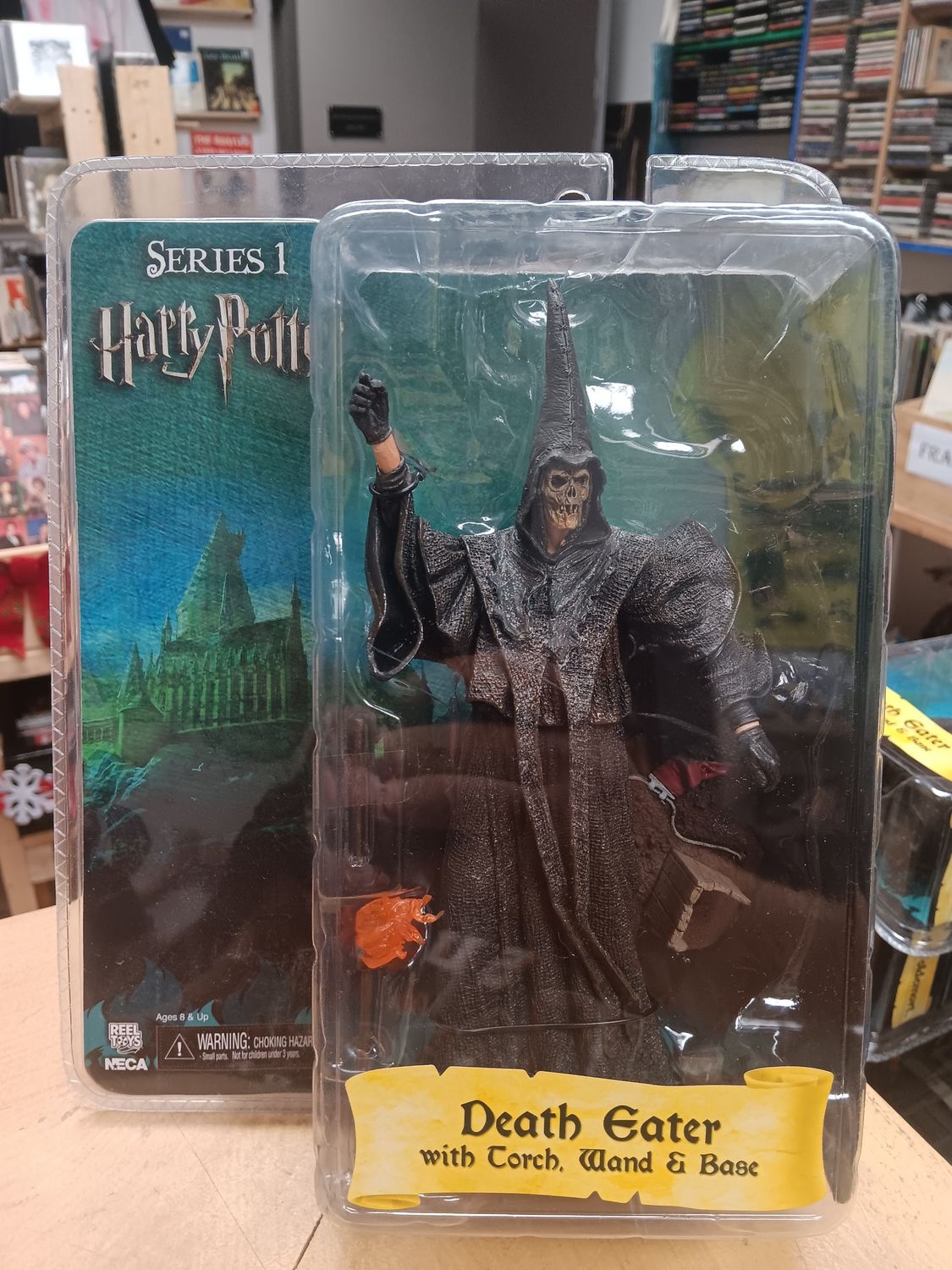 NECA – Harry Potter Series 1 – Death Eater (Torch Variant)