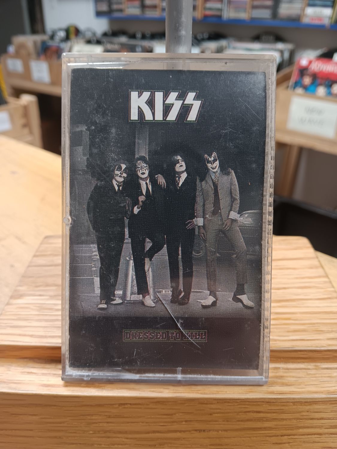 KISS - DRESSED TO KILL (CASSETTE)