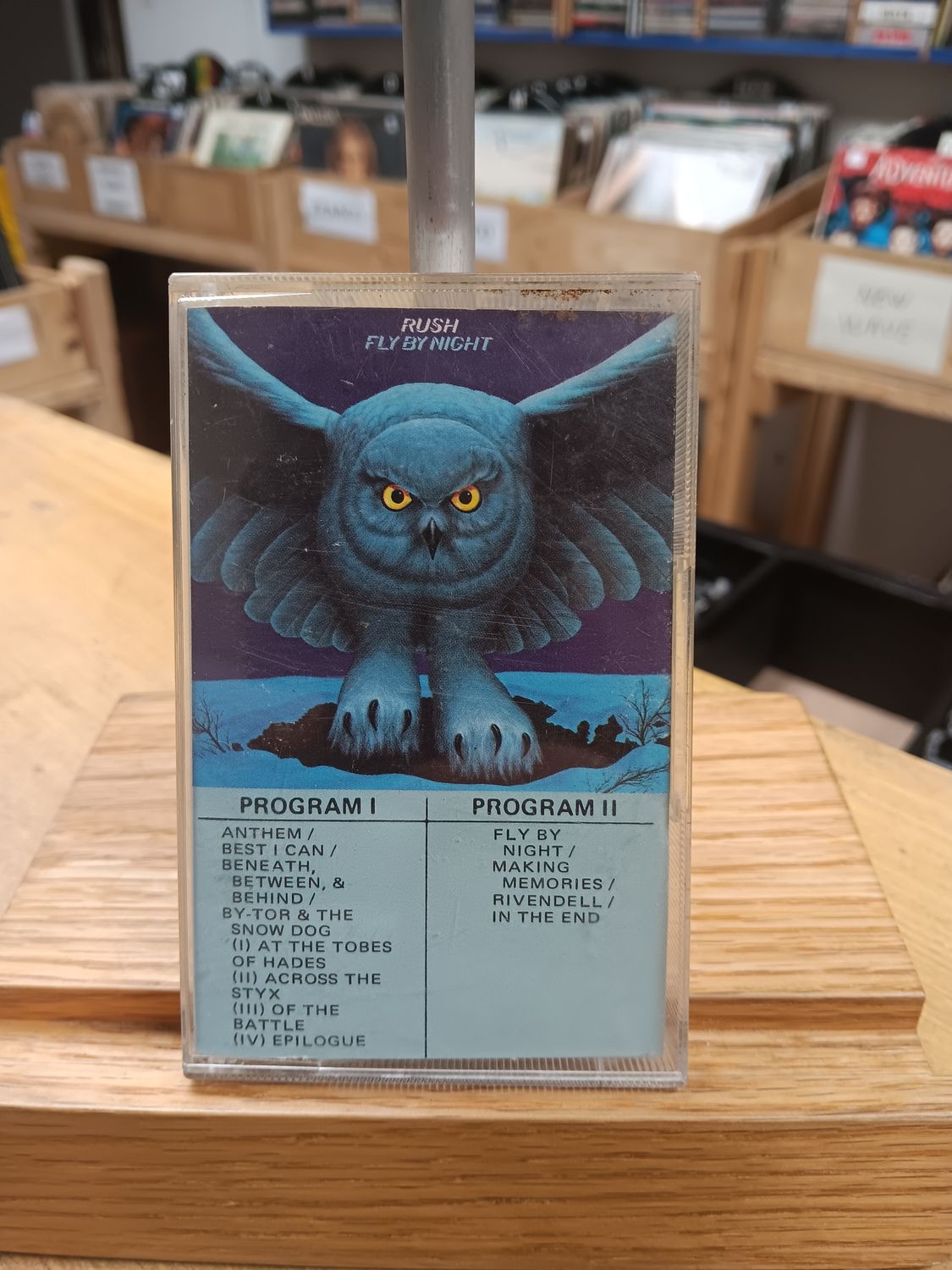 RUSH - FLY BY NIGHT (CASSETTE)
