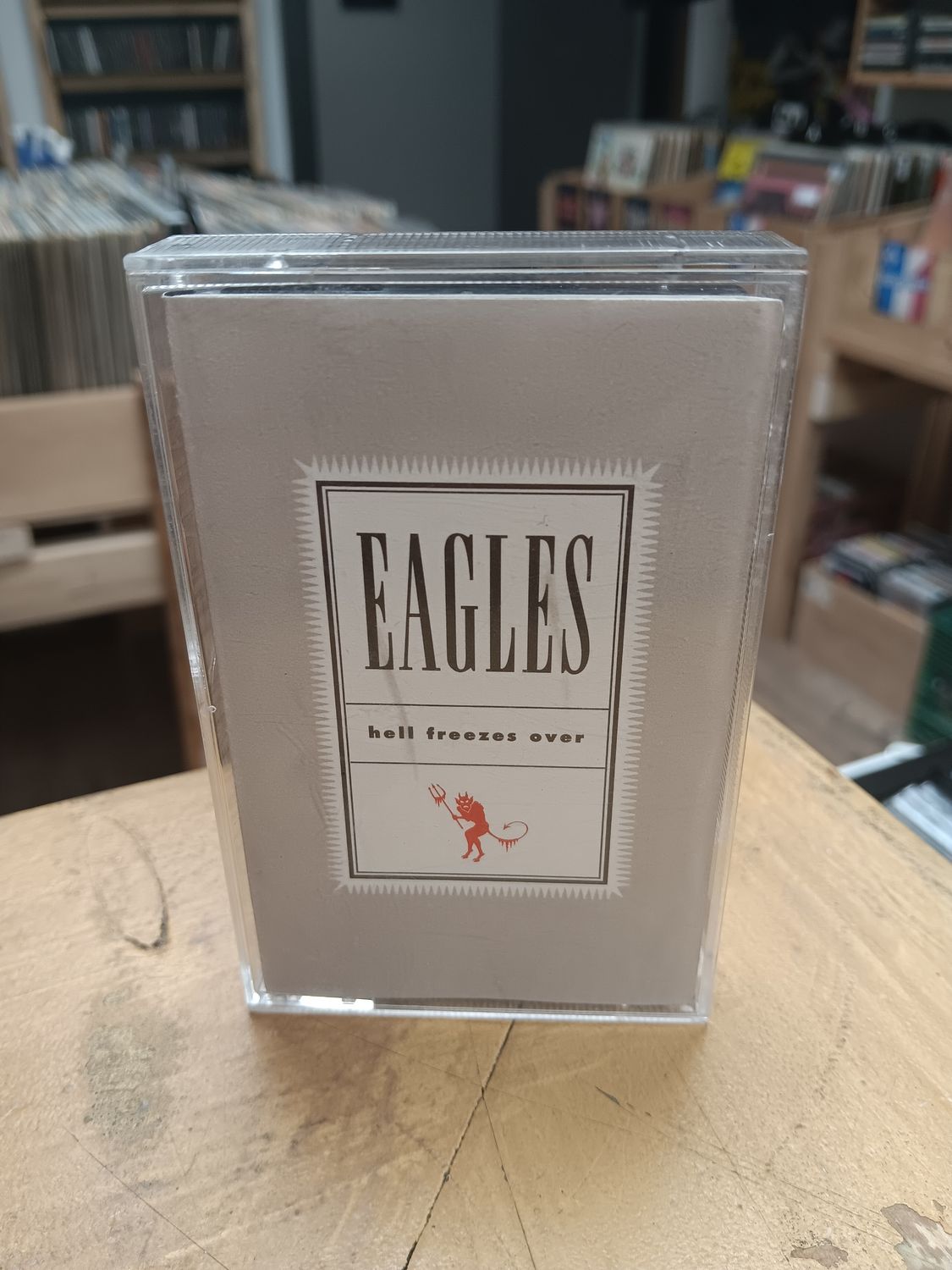 EAGLES - HELL FREEZES OVER (CASSETTE)