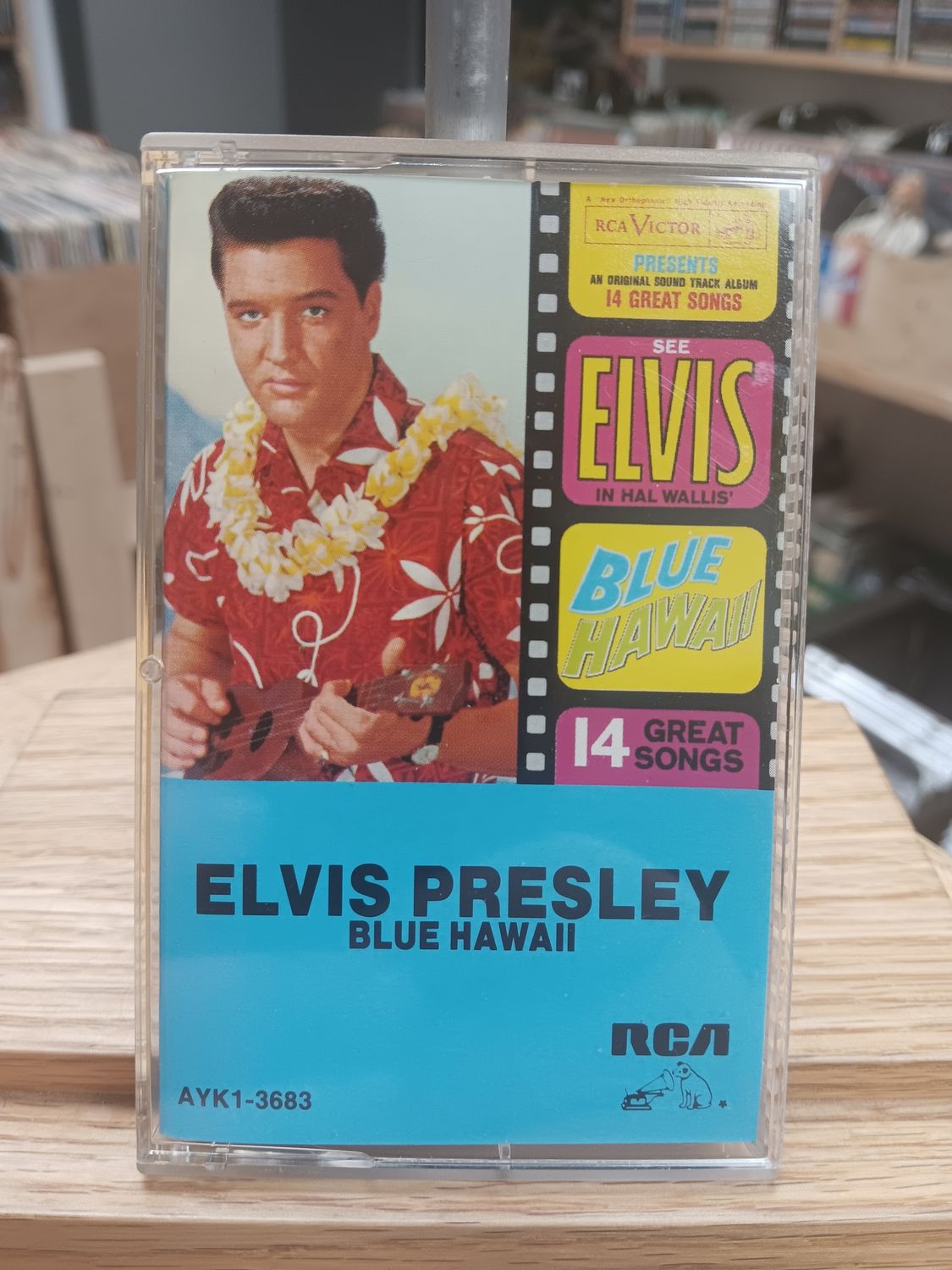 ELVIS PRESLEY - BLUE HAWAII (CASSETTE)