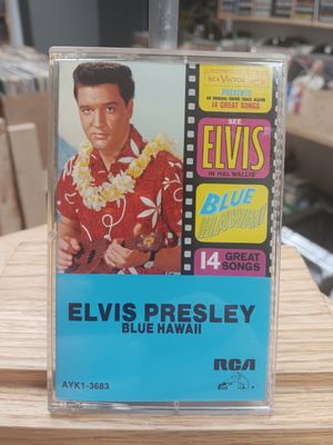 ELVIS PRESLEY - BLUE HAWAII (CASSETTE)