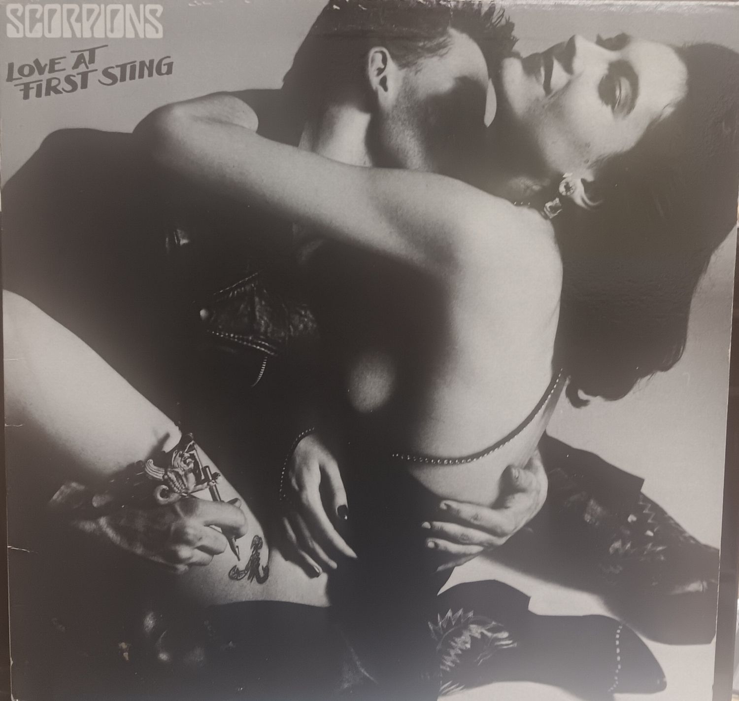 SCORPIONS - LOVE AT THE FIRST STING