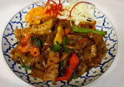 Pad Gyow Tiew Kee-Mao