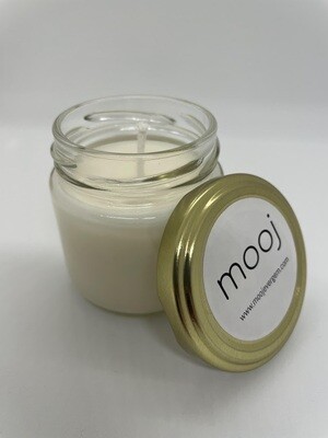 Geurkaarsen in glazen potjes