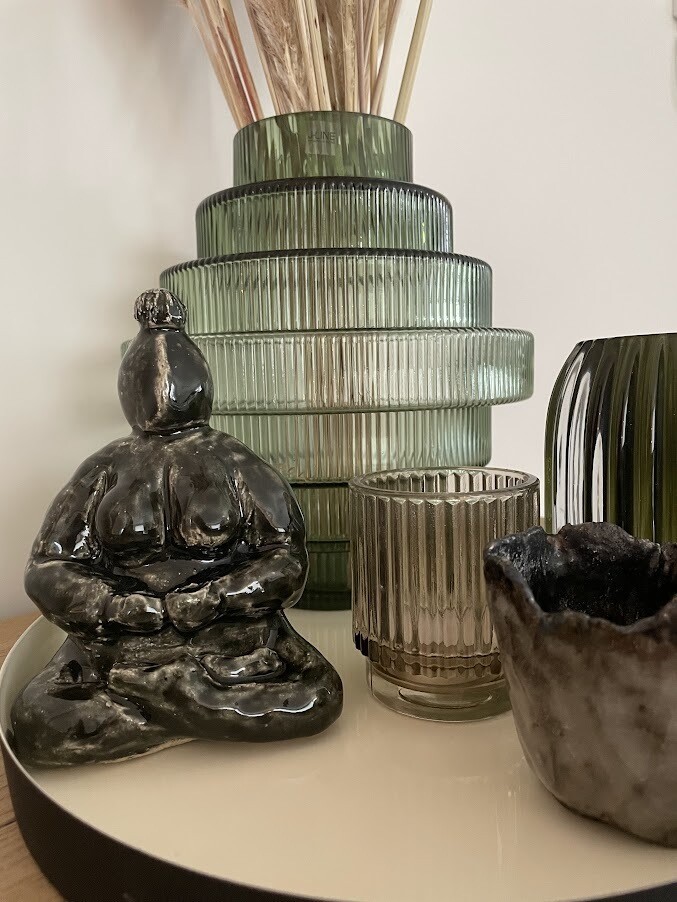 &quot;Odille&quot;, Yoga pose