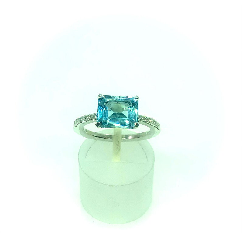 Anello Griffe Giglio traforato