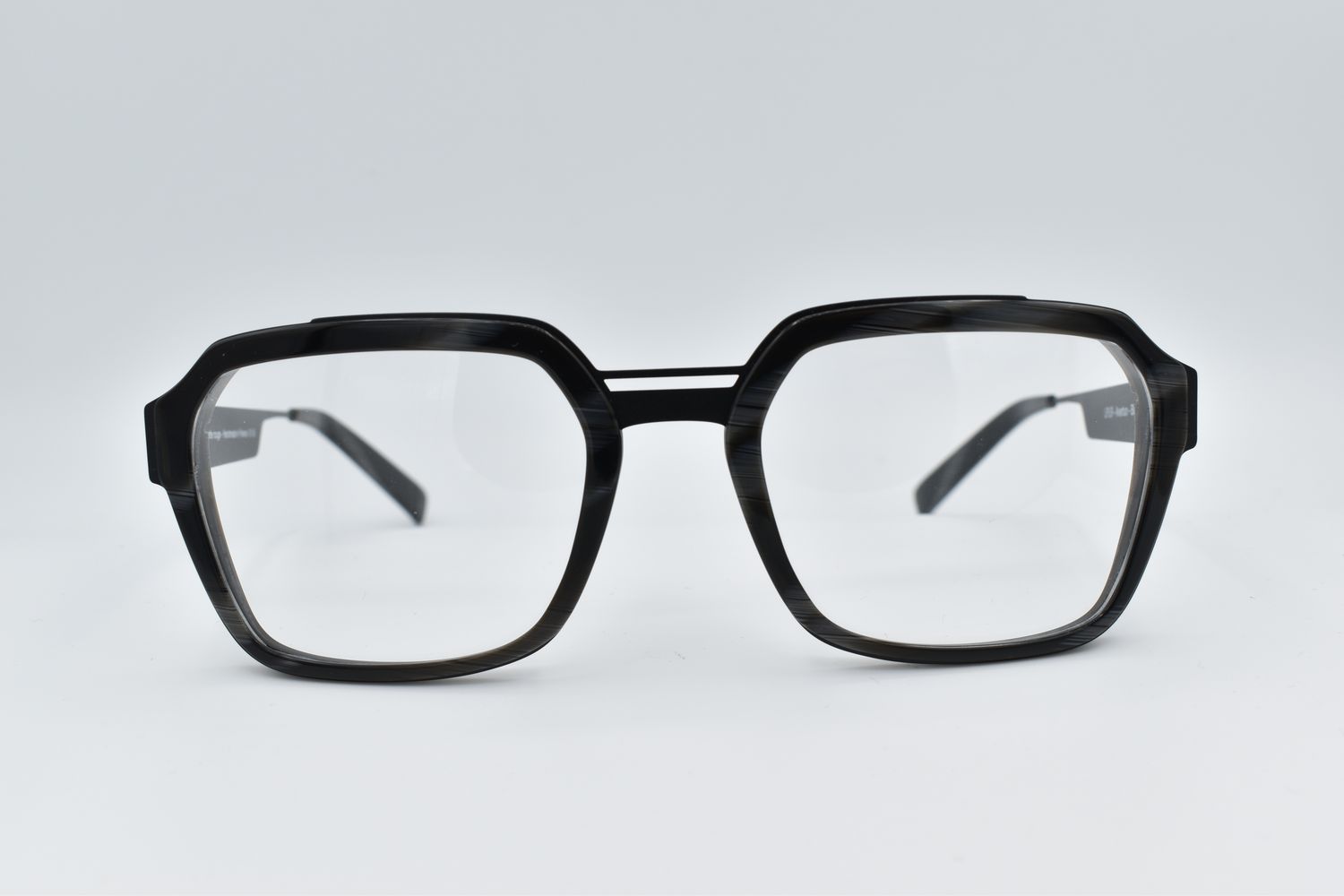 La Petite Lunette Rouge