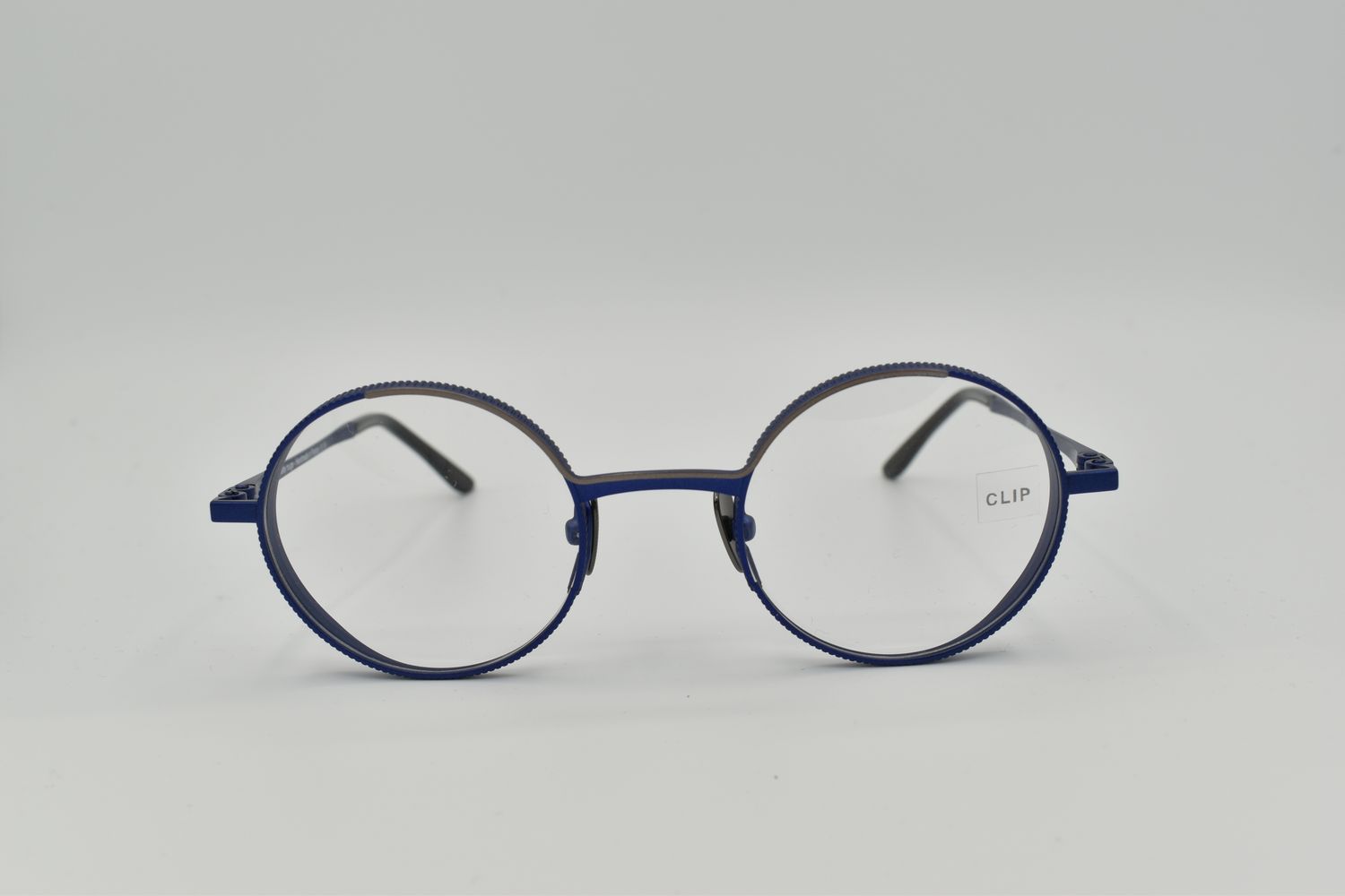 La Petite Lunette Rouge