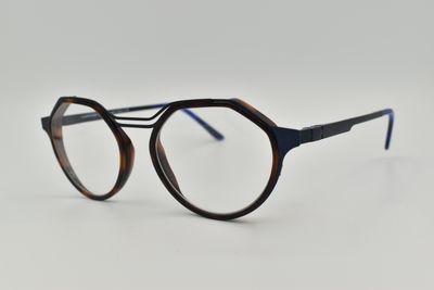 La Petite Lunette Rouge