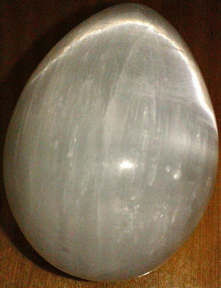 ​Selenite Egg (Extra Large) (2.7 inch)