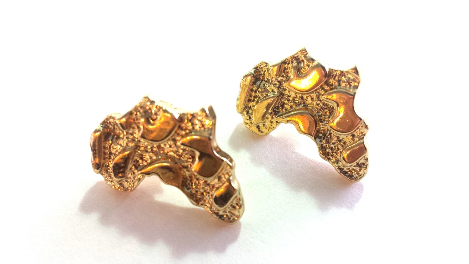 Africa Stud Earrings (Gold Color)