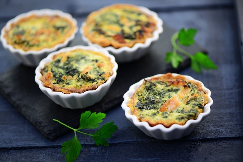 Quiche au fromage, épinards, chèvre et noisettes ​