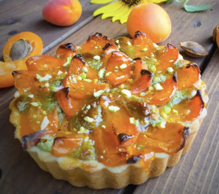 Tarte abricot crème amande pistache chocolat fruit rouge