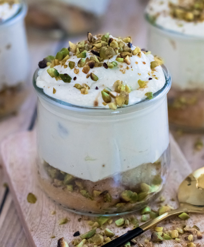 Tiramisu à la pistache &amp; copeaux de chocolat blanc