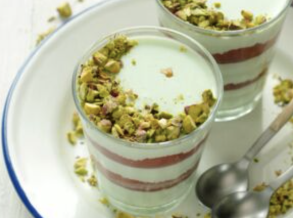 Panna cotta vanille de madagascar &amp; coulis de pistache