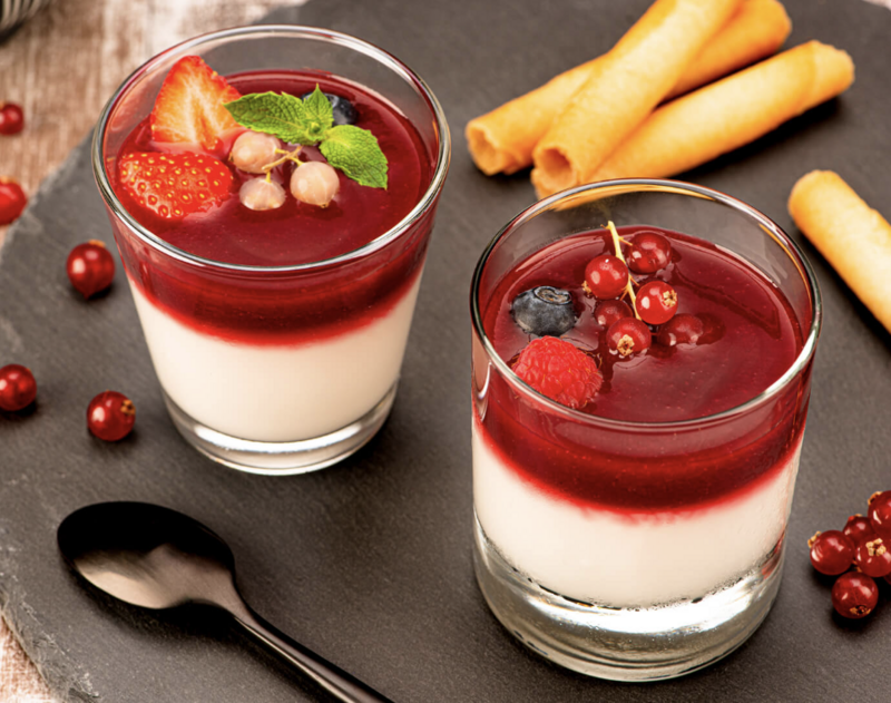 Panna cotta à la vanille &amp; coulis de fruits rouge