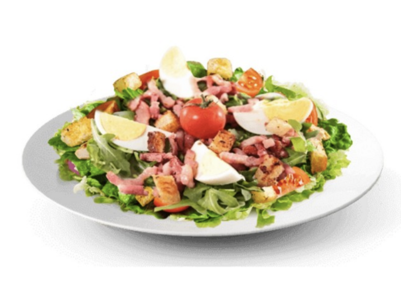 salade campagnarde aux lardons du pays, gruyère mi-doux &amp; son oeuf pochée à l&#39;ail des ours