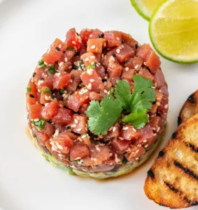Tartare de thon, citron et des herbes fraiche