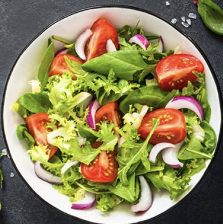 Pousses d’épinards frais, iceberg, tomate concombre graines, vinaigrette maison