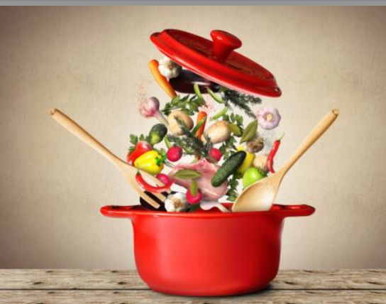 Rouleaux de printemps maison accompagné d'un riz cantonais &amp; sauce aigre doux