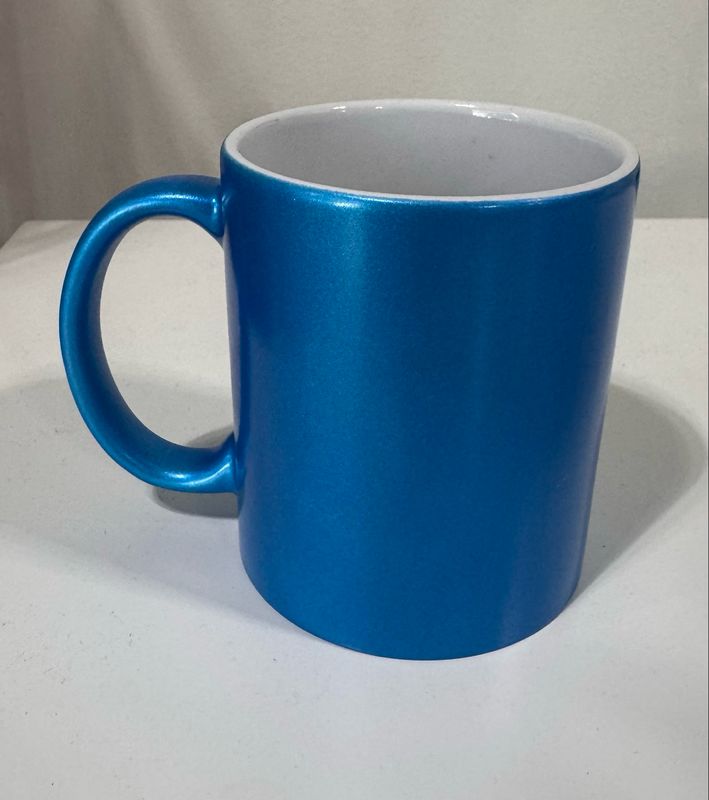 Taza de cerámica azul 