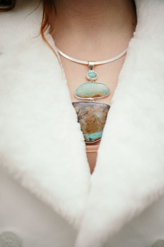 Rose Triple Turq collar Neck