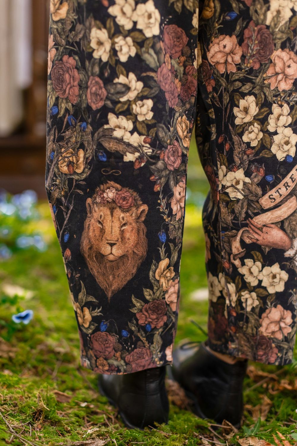 Market of Stars Artist Pants Lionheart
