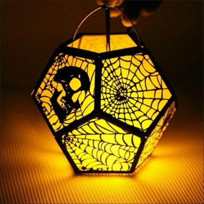 Halloween Lampe aus Karton zum selber falten, Maße 50x50x1mm