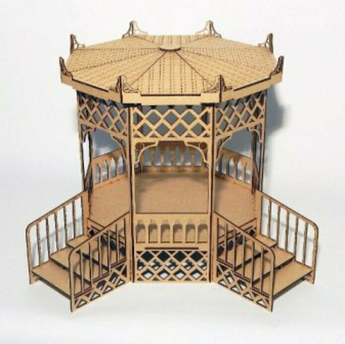Pavillon aus Holz, Maße 316mm X 316mm