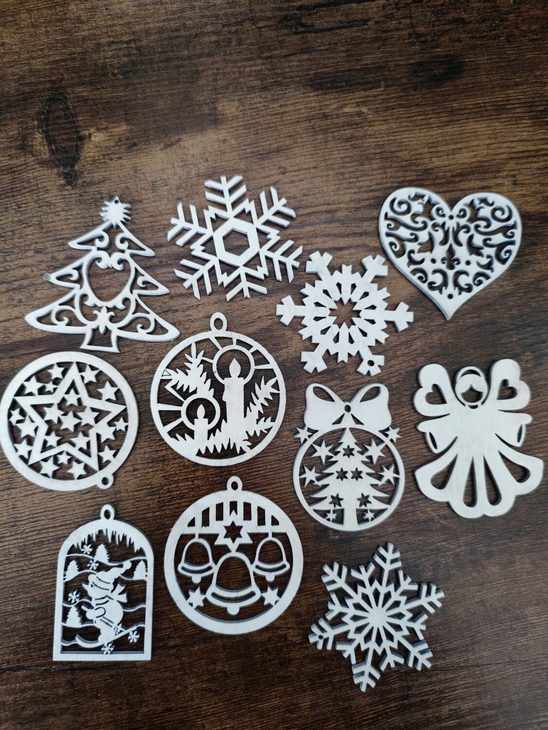 Schöner Weihnachtsschmuck für den Weihnachtsbaum, Weiß lackiert