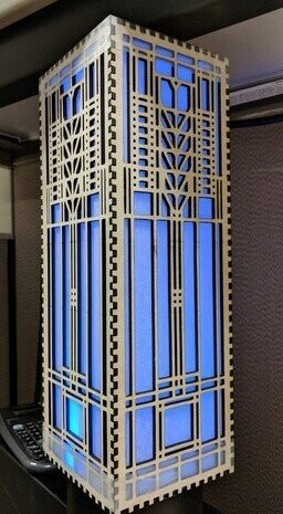 Traumhafte Tischlampe Model "Tower"