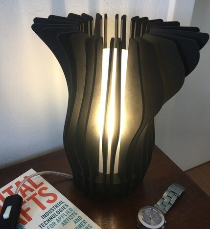 Traumhafte Tischlampe Model "Soul"