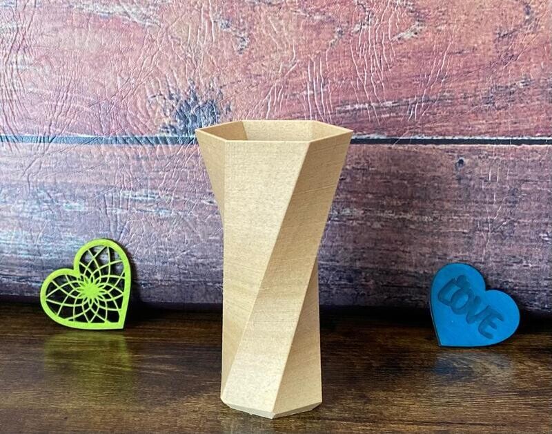 Blumenvase extravagant, Maße verschiedene Größen, aus Holz