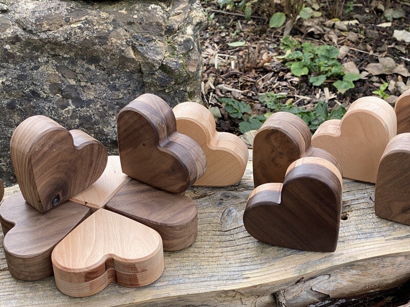 Holzherz als Box Maße 110x110x40mm für Hochzeitsringe