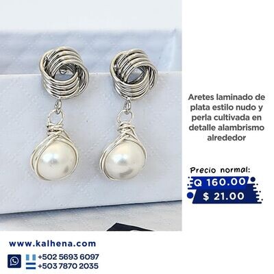 Aretes perla tipo española blanca y colgante laminado de plata estilo nudo