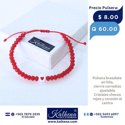 Pulsera brazalete hilo, cristales checos rojo intenso y corazón al centro