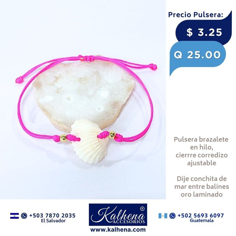 Pulsera brazalete en hilo con dije conchita marina