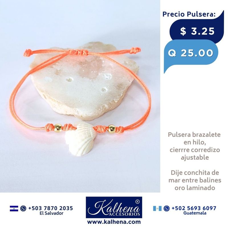Pulsera brazalete en hilo con dije conchita marina