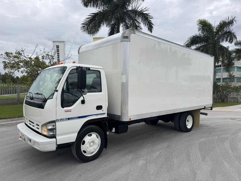2006 ISUZU NQR W/18'FT BOX WITH STEP BUMPER