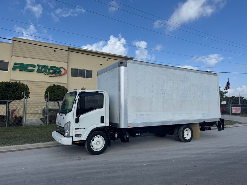 2014 ISUZU NQR W/20'FT BOX WITH TUCK AWAY LIFT GATE