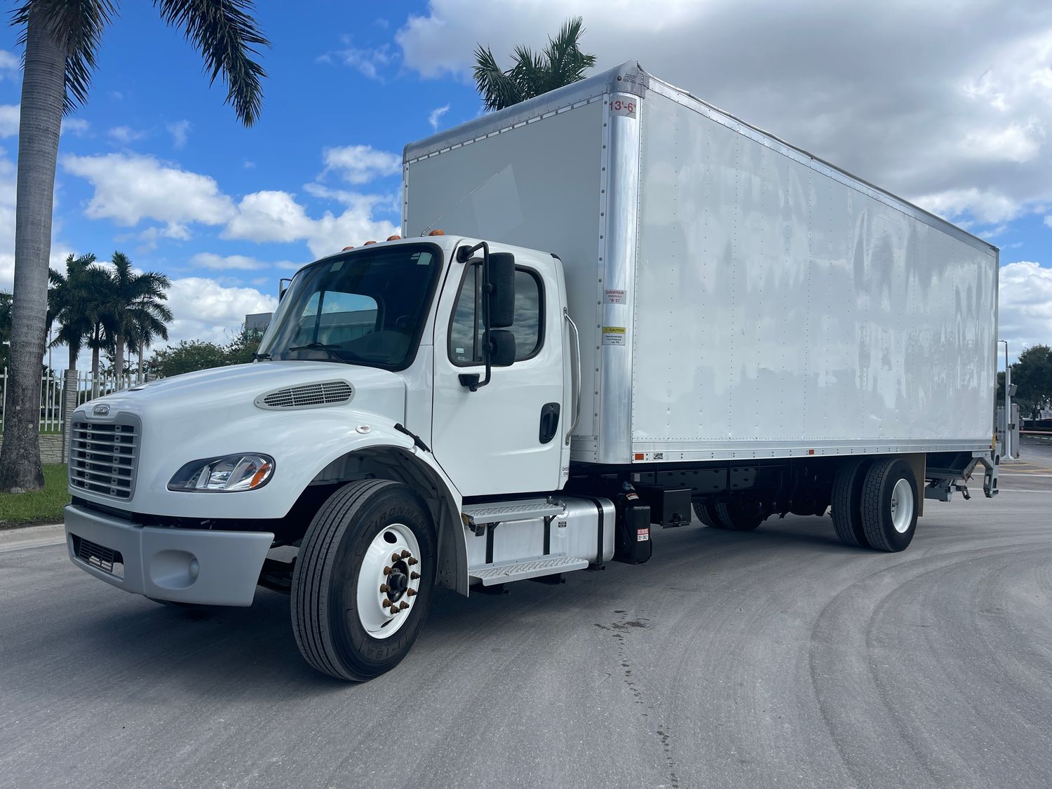 2024 FREIGHTLINER M2 W/26'FT BOX ALUM TUCK AWAY LIFT GATE