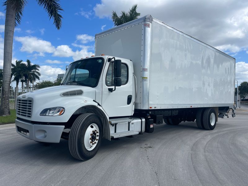 2024 FREIGHTLINER M2 W/26'FT BOX ALUM TUCK AWAY LIFT GATE 2024 FREIGHTLINER M2 W/26'FT BOX ALUM TUCK AWAY LIFT GATE