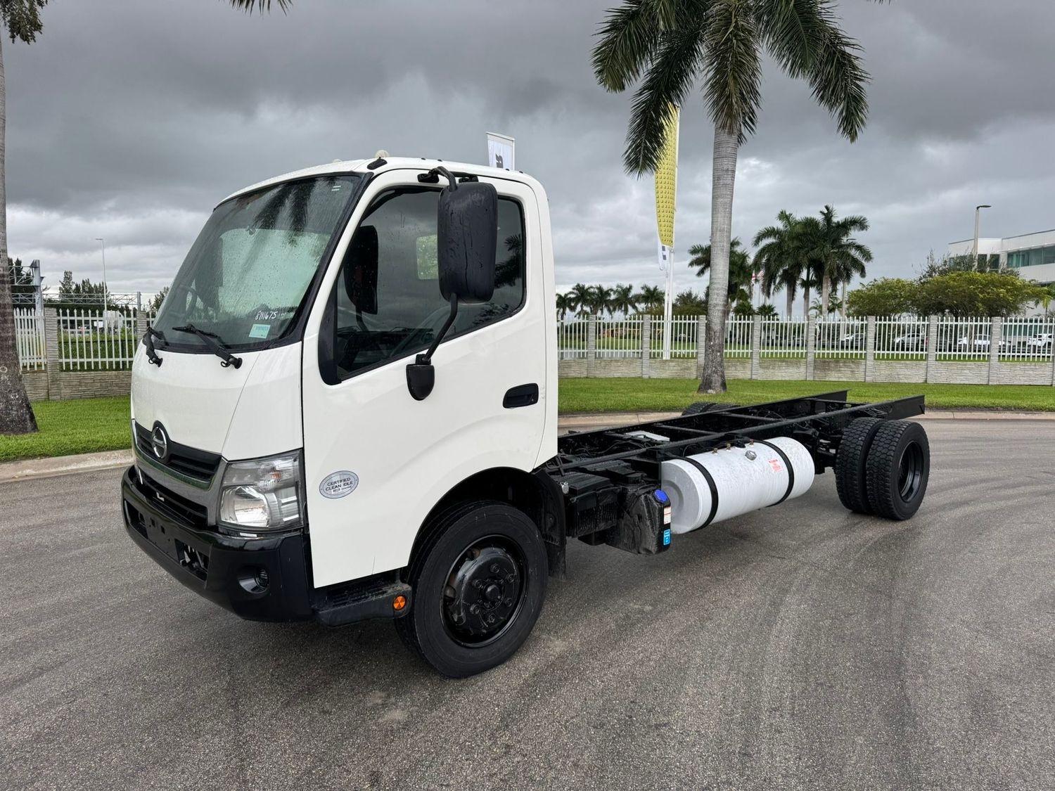 2019 HINO 195 CAB AND CHASSIS