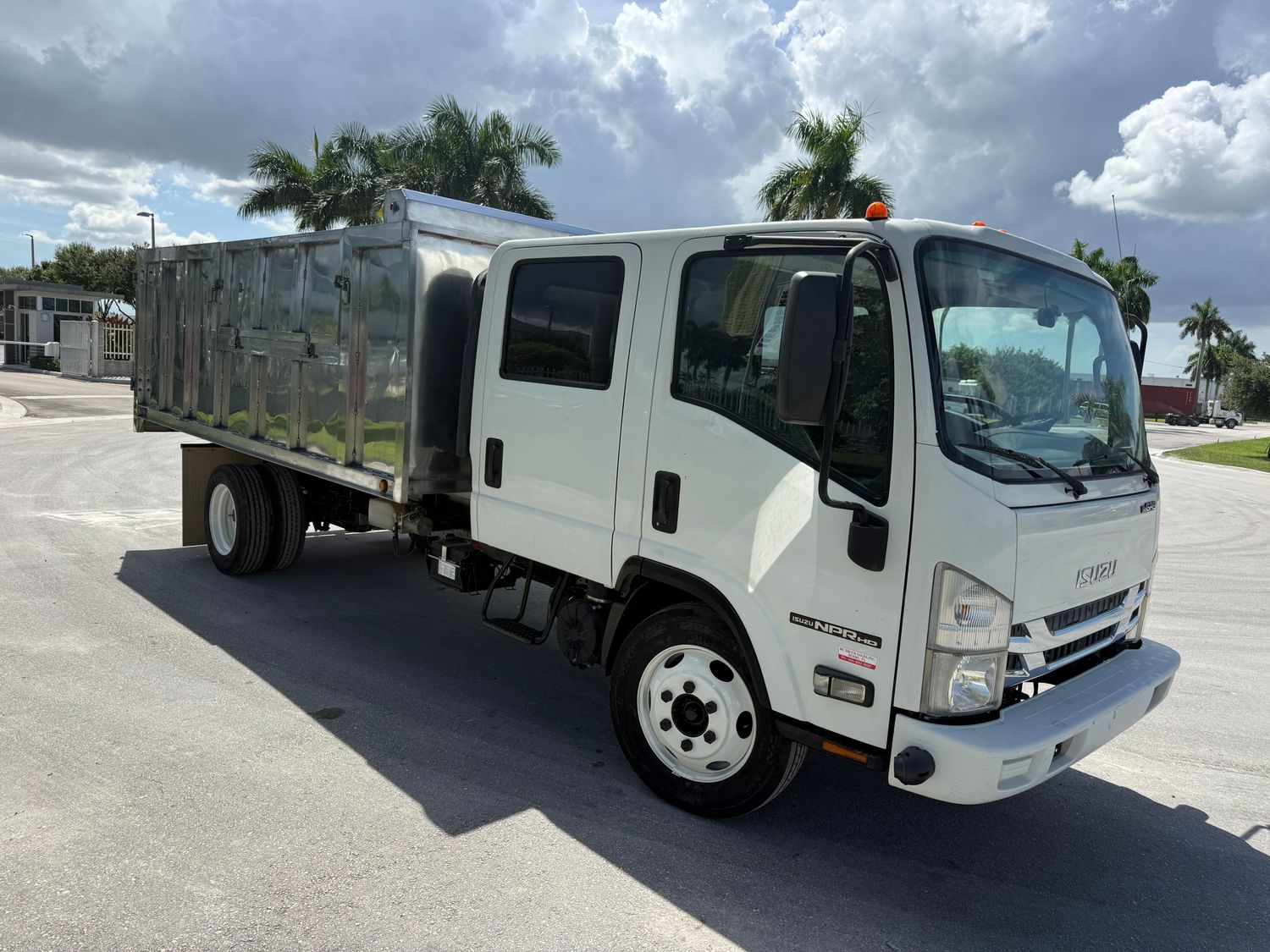 2016 ISUZU NPR CREW CAB W/ALUMINUM DUMP 2016 ISUZU NPR CREW CAB W/ALUMINUM DUMP