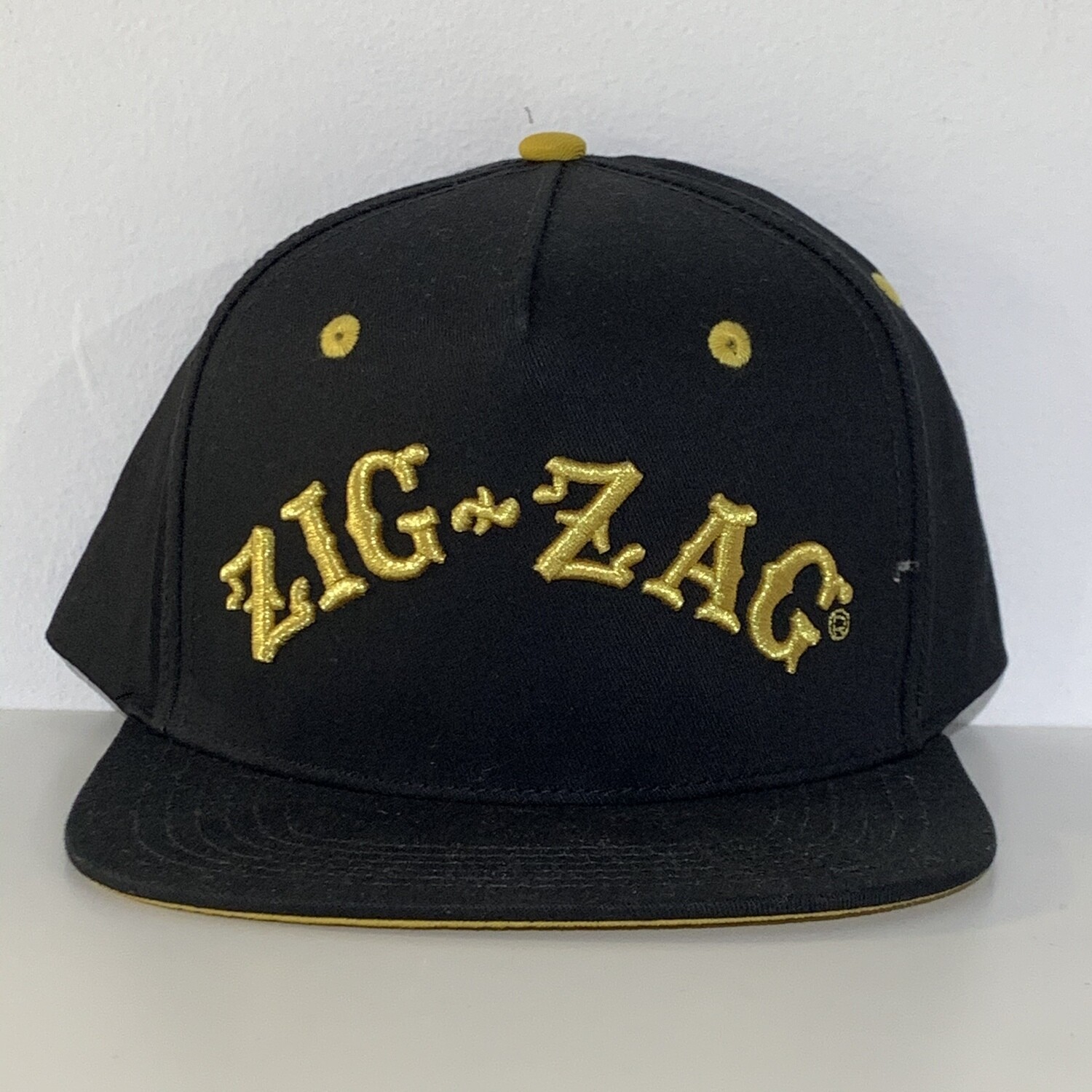 Zig Zag Logo Snapback Hat Black /Gold