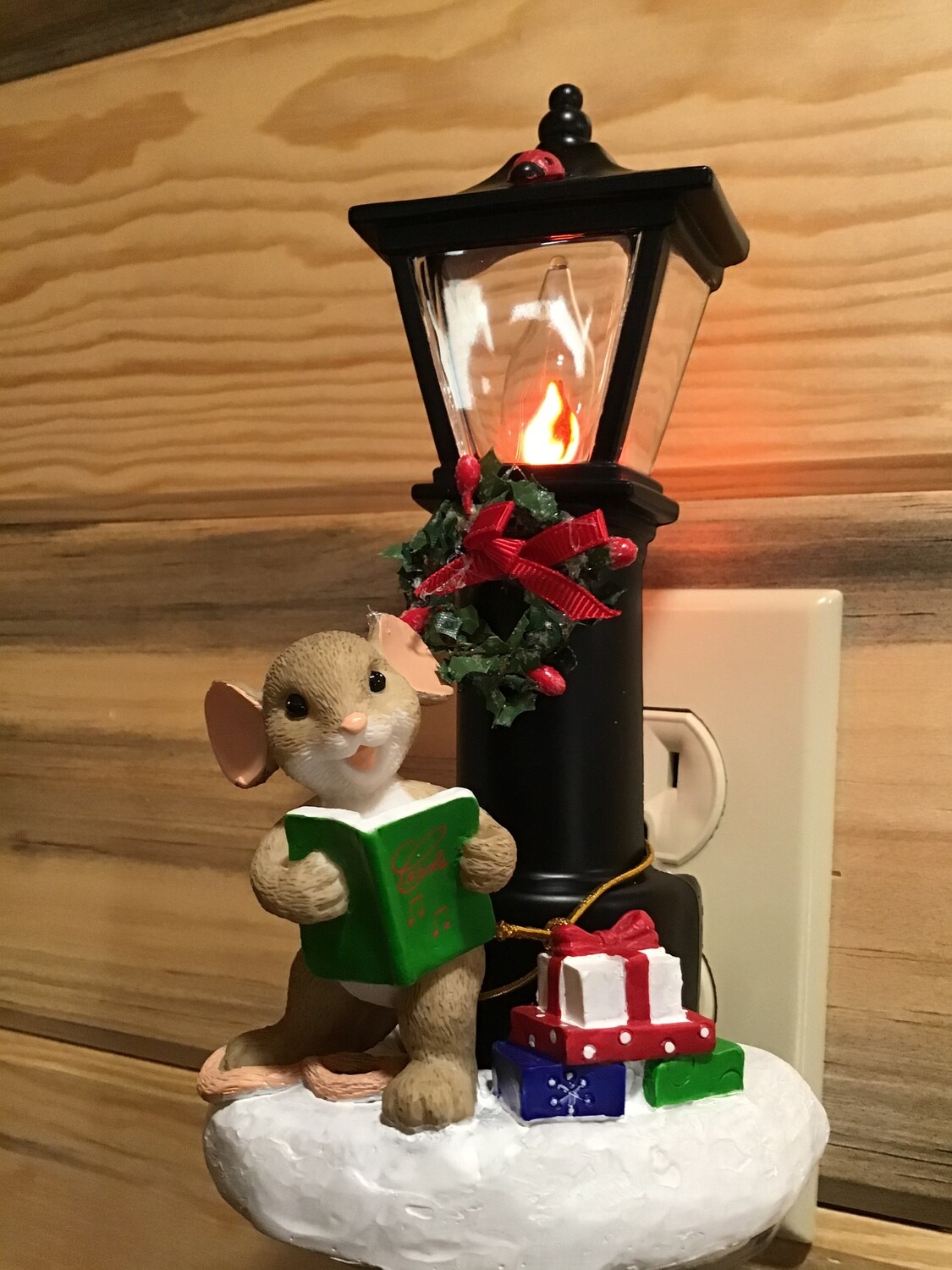 Mouse and Lamppost Light