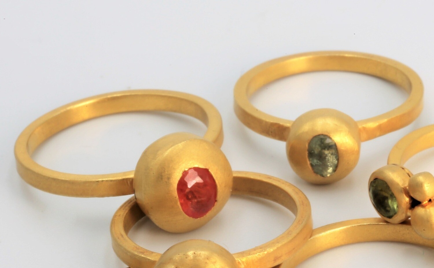 ANILLO PEBBLES PIEDRA
