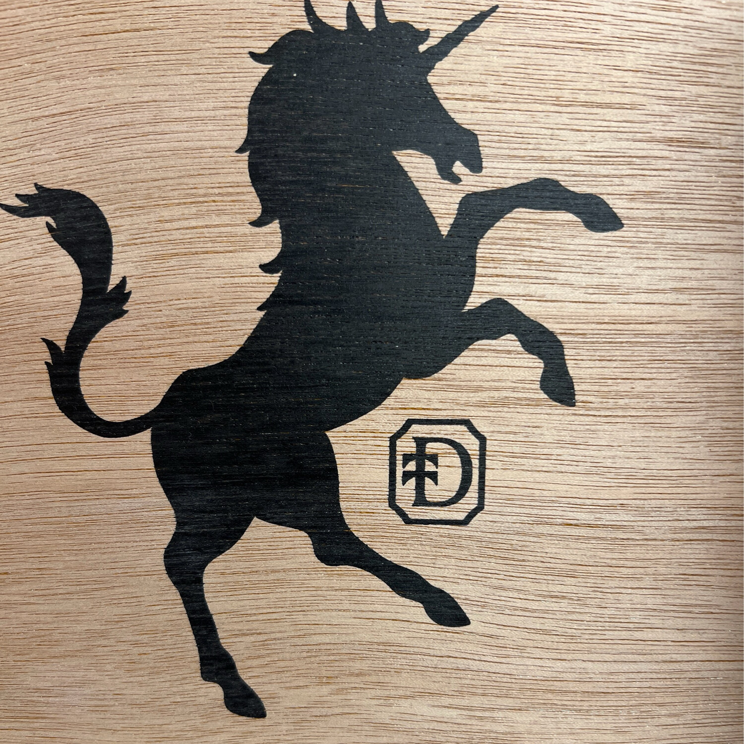 DB Sobremesa Brulee Unicorn 6.25x60 Cabinet LE